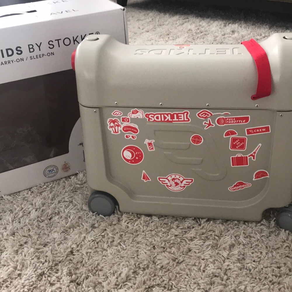 Practically new Jetkids, travel easy!